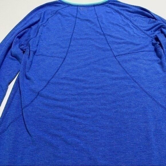 Champion womens size Large blue stripes long sleeved top with thumb hole 150B3 - Picture 7 of 11